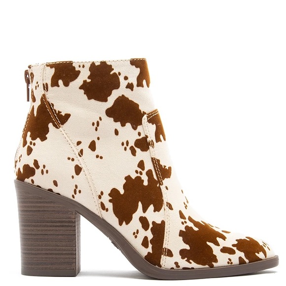 Qupid Cow Print Western Pointed Toe Brown Bootie - Picture 2 of 8